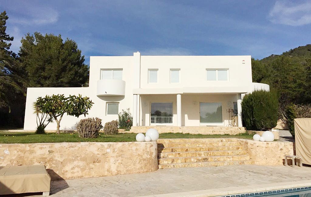Rental of private luxury villas in Ibiza. Villa Can Yuki. VIP services in Ibiza. Consulting Services Ibiza-3