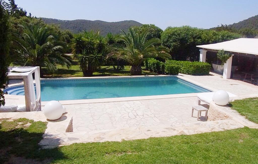 Rental of private luxury villas in Ibiza. Villa Can Yuki. VIP services in Ibiza. Consulting Services Ibiza-7