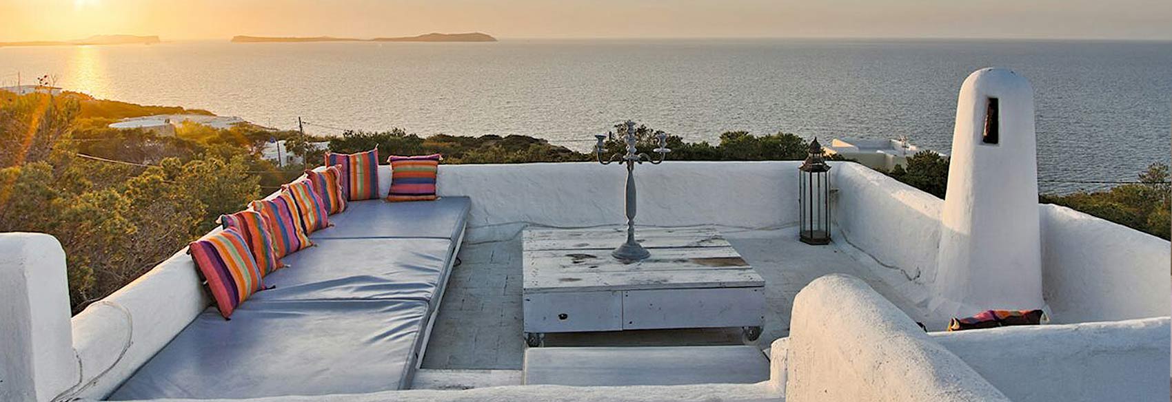 Alquiler de villas privadas de lujo en Ibiza. Servicios VIP en Ibiza. Consulting Services Ibiza