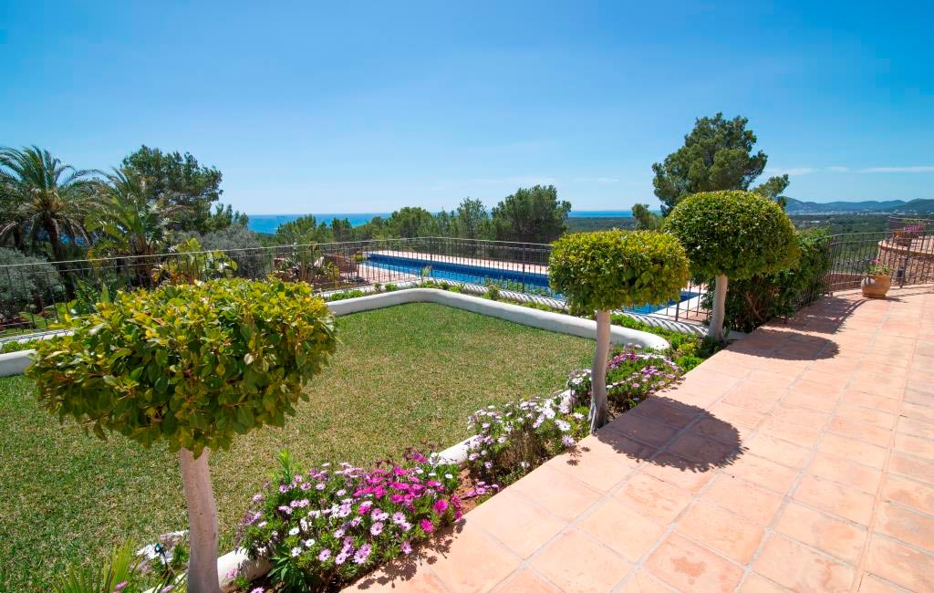 Sale of private luxury villas in Ibiza. Villa cala_lenya. VIP services in Ibiza. Consulting Services Ibiza-17