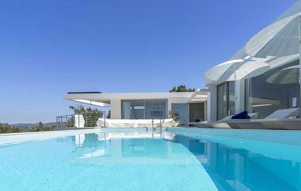 Venta de villas privadas de lujo en Ibiza. Villa can rimbau. Servicios VIP en Ibiza. Consulting Services Ibiza-1