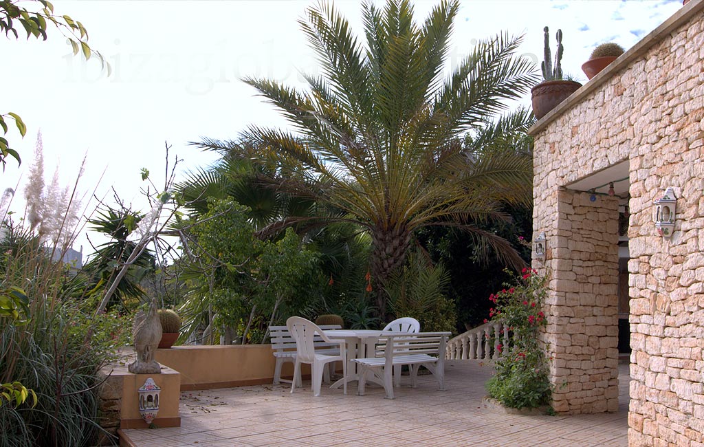 Sale of private luxury villas in Ibiza. Villa en clasica can furnet. VIP services in Ibiza. Consulting Services Ibiza-3