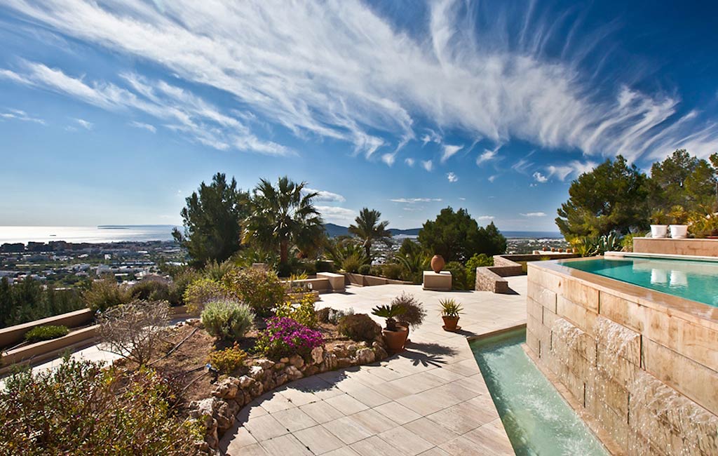Rental of private luxury villas in Ibiza. Villa Isabelina. VIP services in Ibiza. Consulting Services Ibiza-13